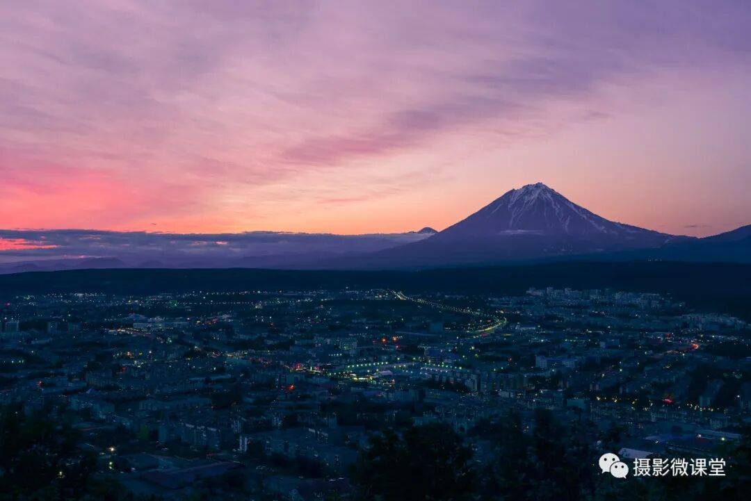 岛棕熊捕鱼、白令海峡寻拍鲸鱼及自然风光专业摄影团开元ky棋牌【远东探险丨勘察加】7月野性堪察加半(图5)